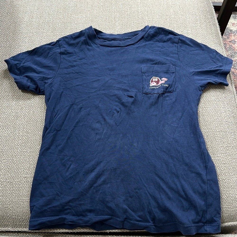 Boys, classic vineyard vines T-shirt with football helmet on whale size 7
